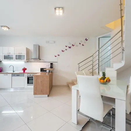 Апартаменты Luxury Sensation Spacious & Free Private Garage Дубровник