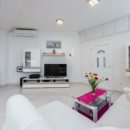 Apartment Luxury Sensation Spacious & Free Private Garage *