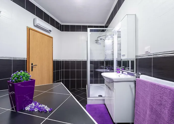 Luxury Sensation Spacious & Free Private Garage