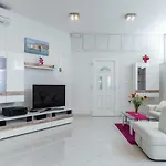 Luxury Sensation Spacious & Free Private Garage * 두브로브니크