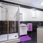 Luxury Sensation Spacious & Free Private Garage *