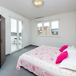 Luxury Sensation Spacious & Free Private Garage *