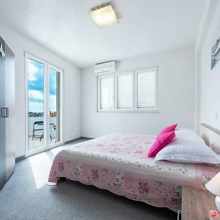 Luxury Sensation Spacious & Free Private Garage Daire