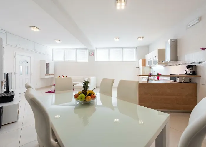 Luxury Sensation Spacious & Free Private Garage Apartament Dubrownik